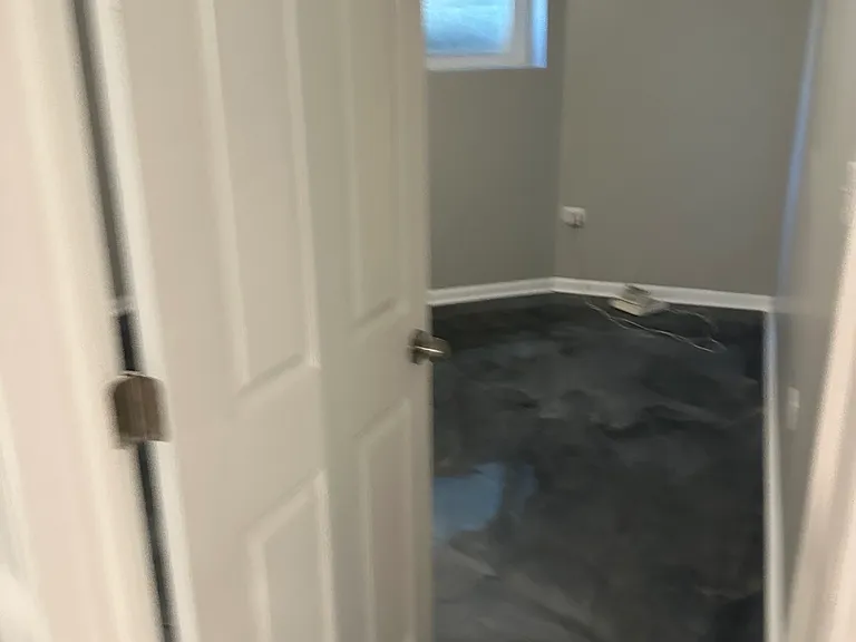 6124 S Champlain Ave #BASEMENT — Photo 14