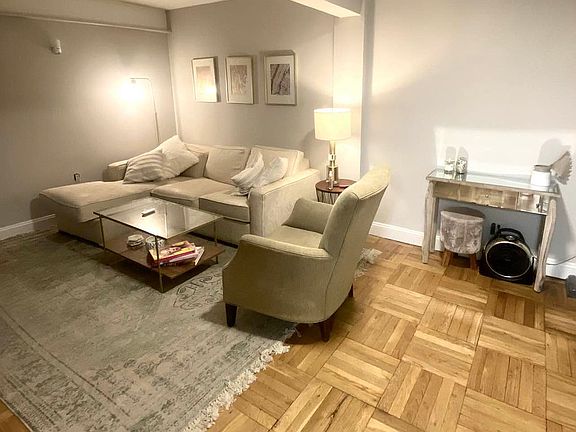 4th image of 408 W 34th St #C1