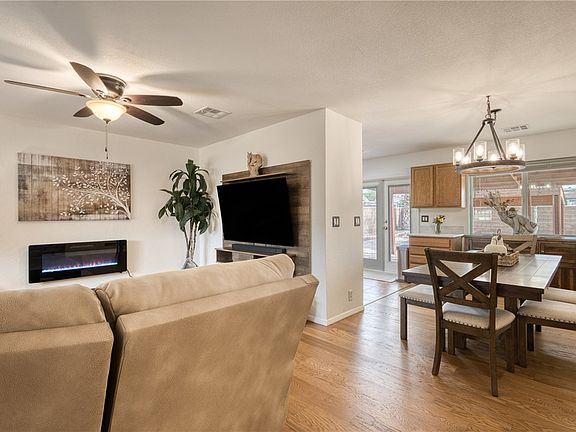 4th image of 1596 Kyle Avenue