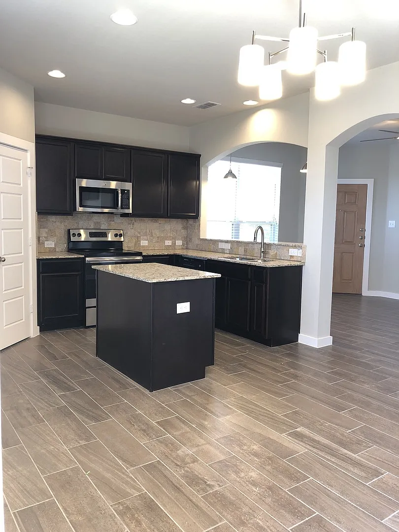 Luxury 2 Story Duplex Located In Midlothian, Texas! — Photo 4