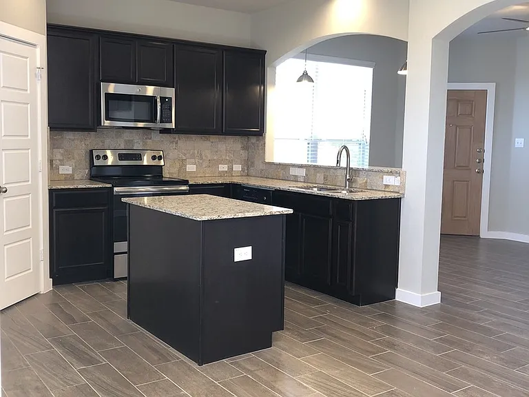1044 W Sierra Vista Ct — Photo 4