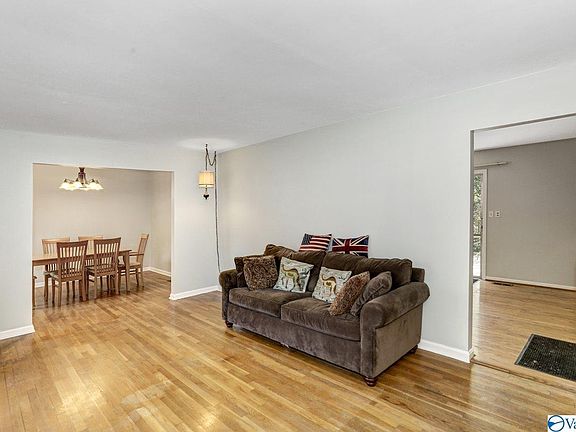 5th image of 512 Hermitagewood Dr NW