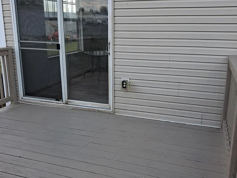 576 S Carlisle St — Photo 16