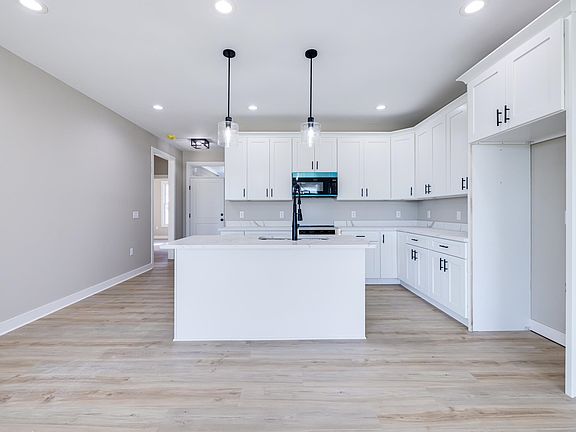 4th image of 10220 Dalmatian Dr