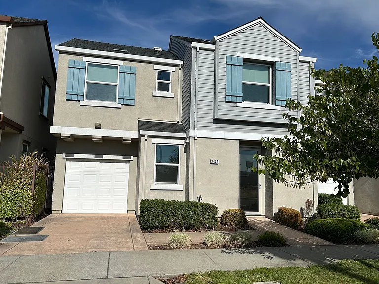 2479 Erickson St — Photo 1