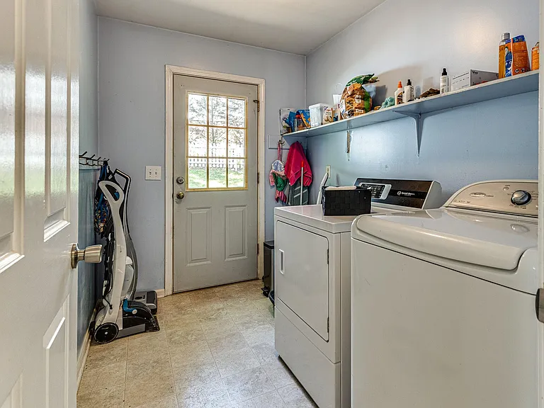 1521 Pinkerton Rd — Photo 16