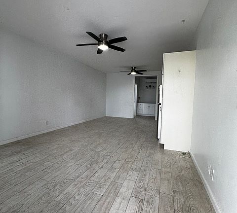 4th image of 18 Salina Ave APT 30