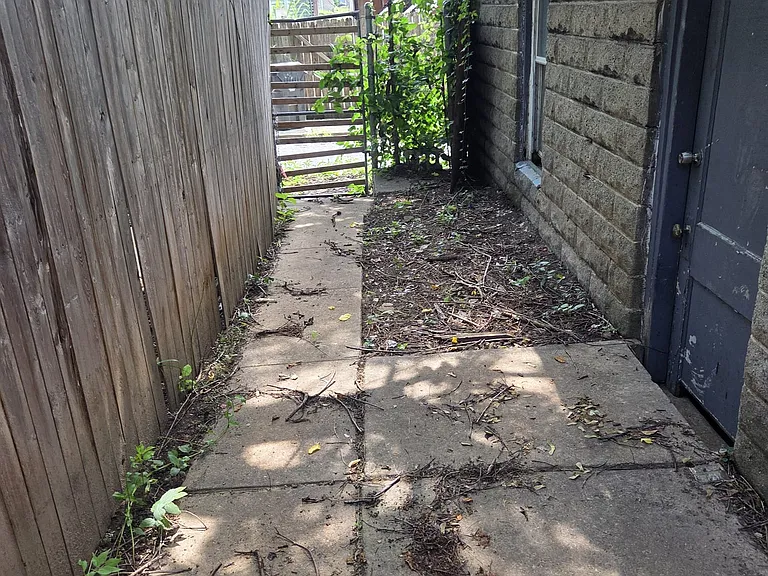 1407 Liberty St — Photo 18
