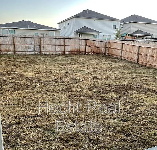 451 Forsythia — Photo 9
