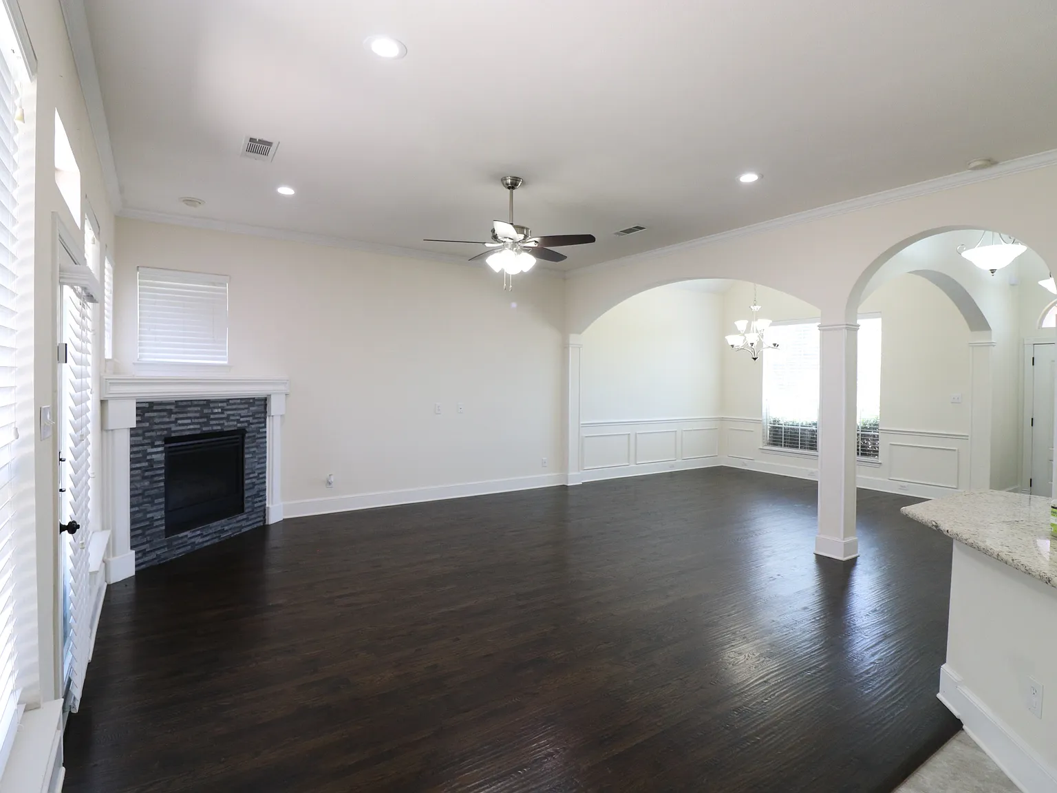 4 bed, 2107 sqft, $3,000 — Photo 4