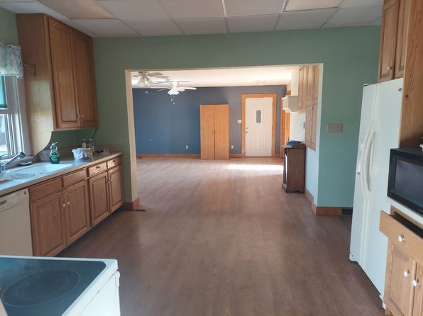 (undisclosed Address), Decorah, IA 52101
