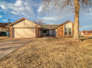 11601 SW 4th St, Yukon, OK 73099