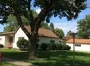 408 W Douglas St, Greenview, IL 62642