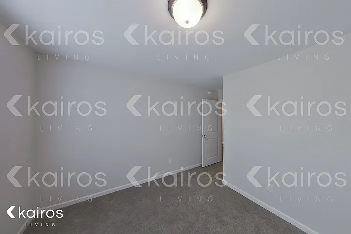 820 Heather Dr — Photo 9