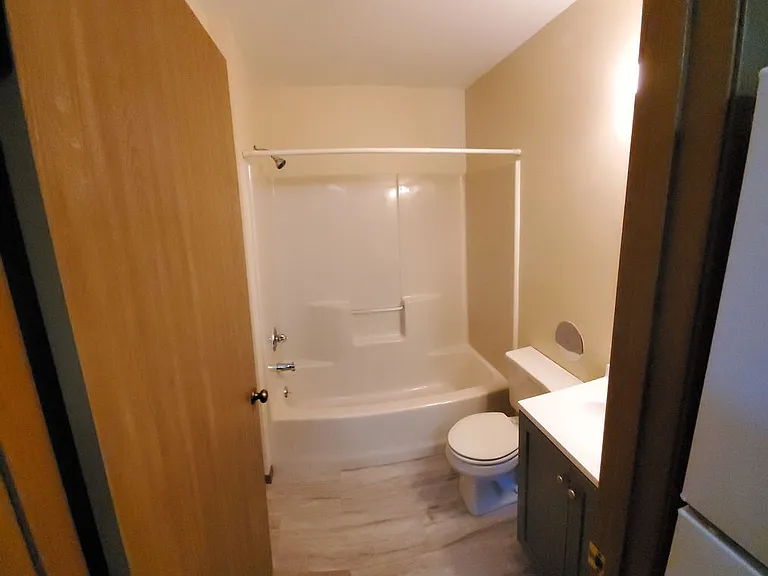 542 E Bronson Rd — Photo 11