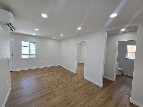 5th image of 2410-2414 33rd St