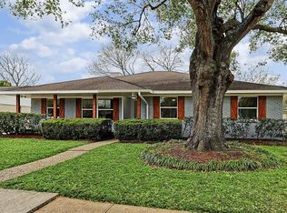 5910 Wigton Dr, Houston, TX 77096