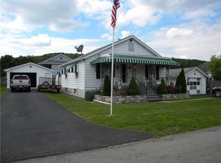 614 6th St, Waynesburg, PA 15346