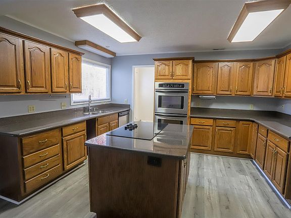 5th image of 231 Cabots Creek Dr