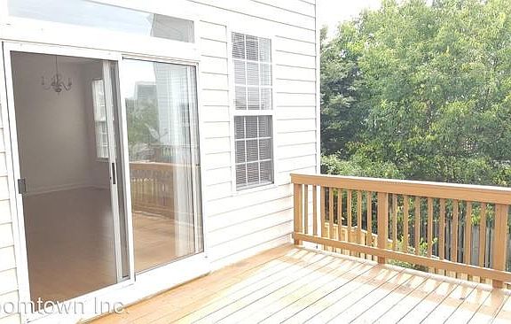 3rd image of 108 Cavenrock Ct