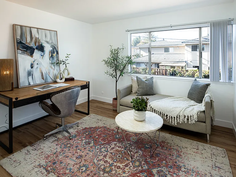 Solano Apartments — Photo 5