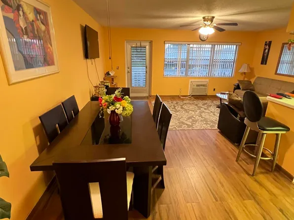 131 Camden F, West Palm Beach, FL 33417