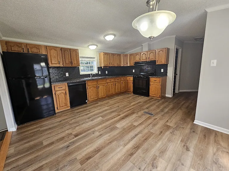 400 Center Ave S #88 — Photo 6