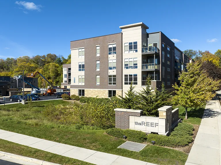 The Reef Apartments — Photo 2