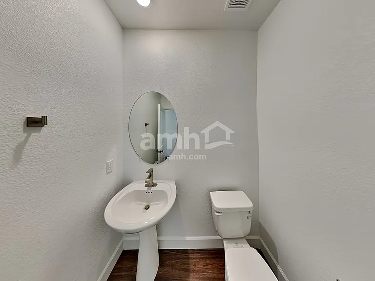 10081 Roseum Ct — Photo 7