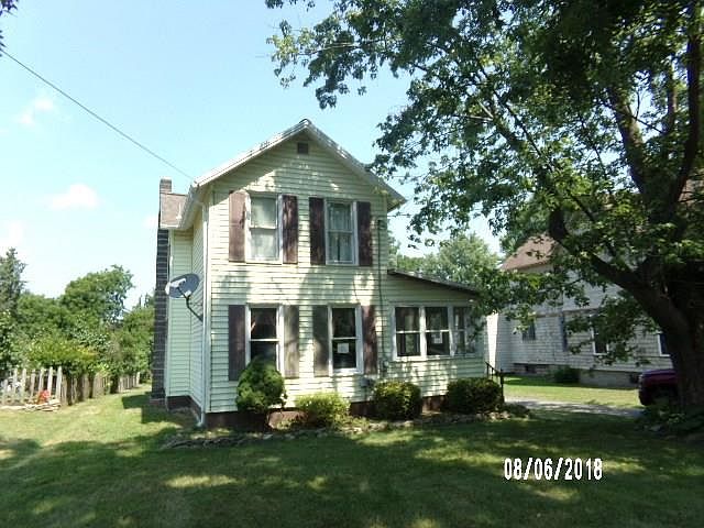 1st image of 122 W Main St