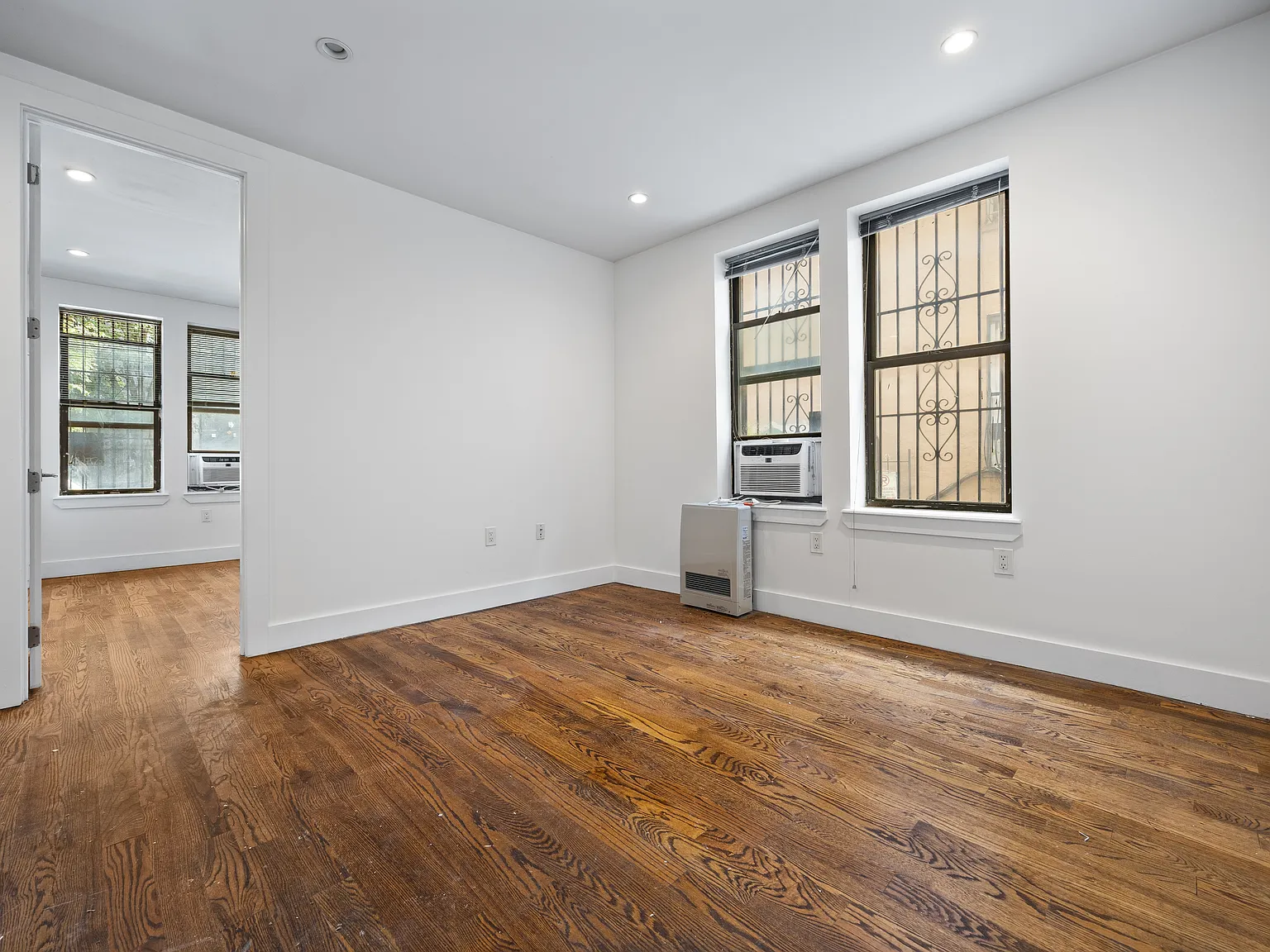 297 Schaefer St — Photo 4