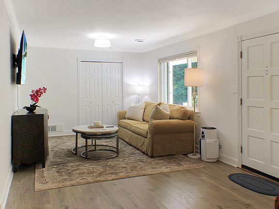 3rd image of 107 Cori Dr
