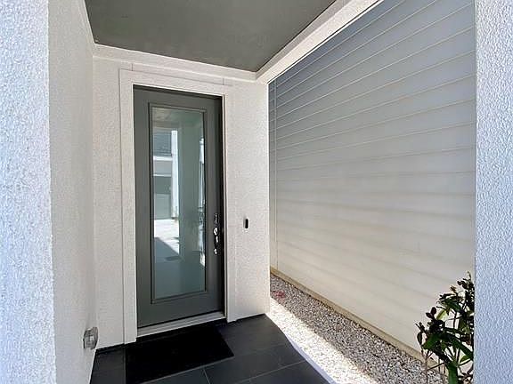 3rd image of 2627 Hutchins St