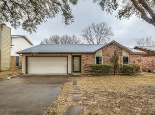 2219 Newbury Dr, Arlington, TX 76014