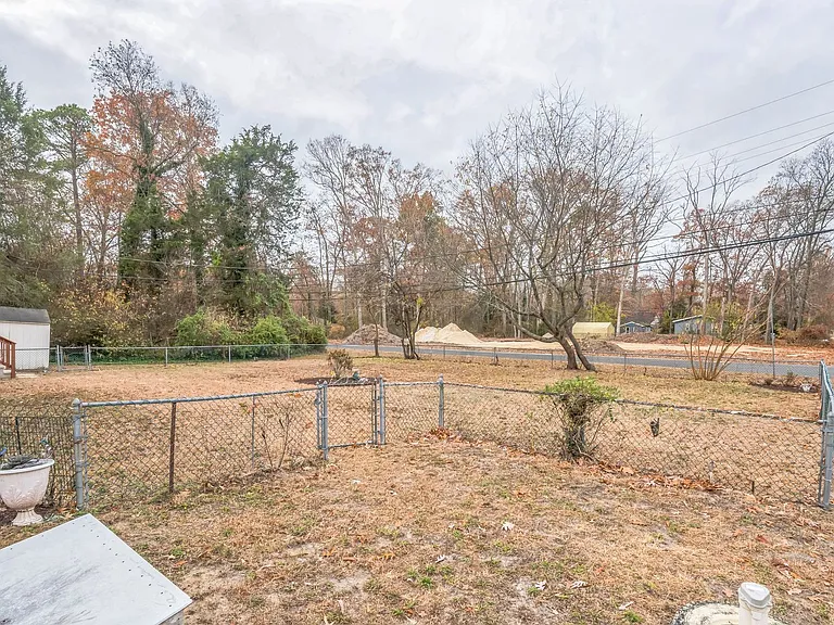 7601 Magnolia Dr — Photo 27