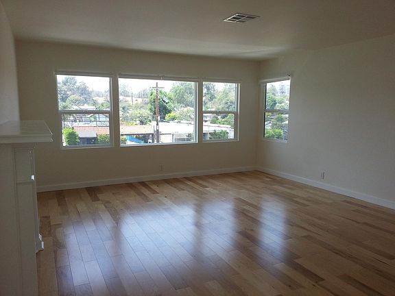 3rd image of 2372 Glendale Blvd