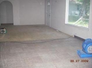 86 Maple St, Elgin, IL 60123