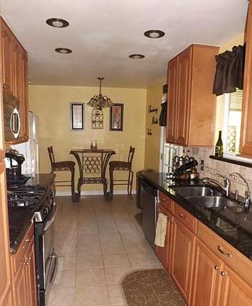 3rd image of 19148 Sierra Estates Dr