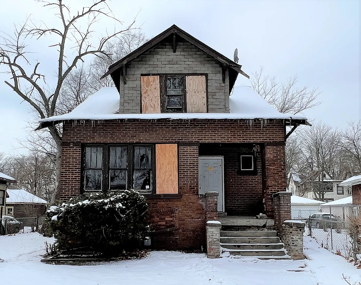11950 S Wentworth Ave photo 1