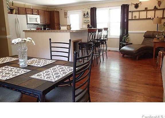 2nd image of 510 Holly Cir