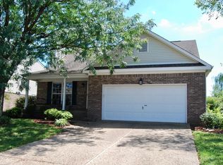 4519 Oak Pointe Dr, Louisville, KY 40245
