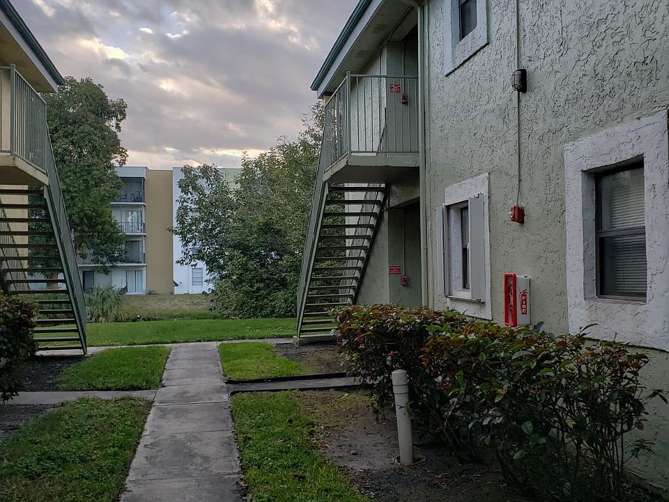 1st image of 4060 NW 87th Ave #4060