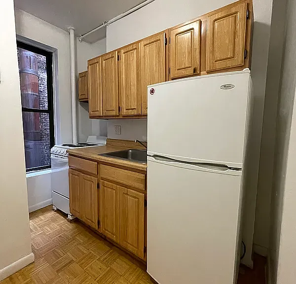 416 W 56th St #11 — Photo 3