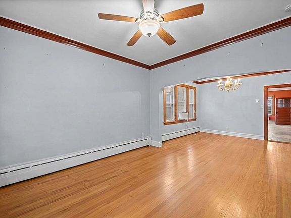 3rd image of 2626 Cuyler Ave