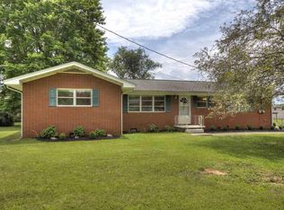 1243 S Old Sevierville Pike, Seymour, TN 37865