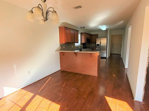 5th image of 3812 Timber Lake Dr