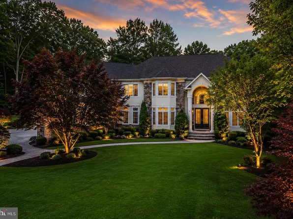 209 Forest Woods Dr, Mullica Hill, NJ 08062