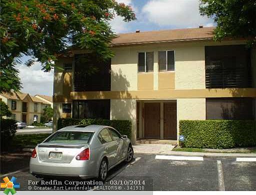 1st image of 303 Gardens Dr
