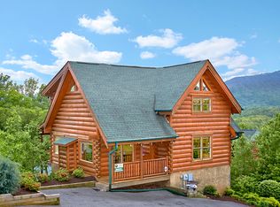 1095 Towering Oaks Dr, Sevierville, TN 37876