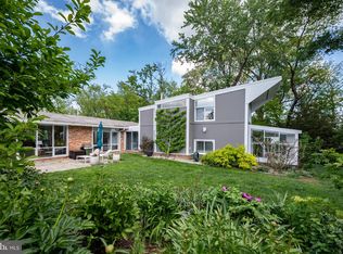 2103 Marthas Rd, Alexandria, VA 22307